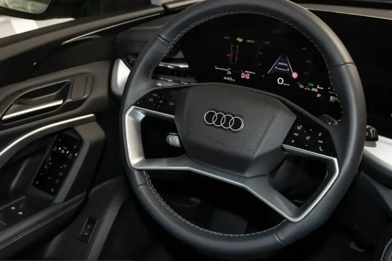 Audi Q5 din 2025 cu 5.052 km - oferta AUD220309 - foto 14