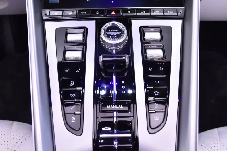 Aston Martin DB12 din 2024 cu 1.500 km - oferta AST220320 - foto 17