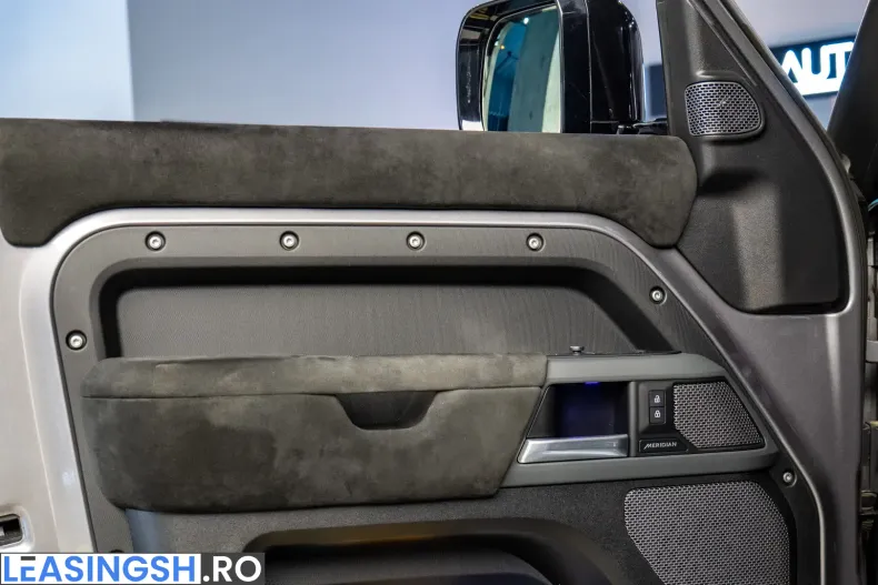 Land Rover Defender din 2023 cu 58.000 km - oferta LAN220338 - foto 37