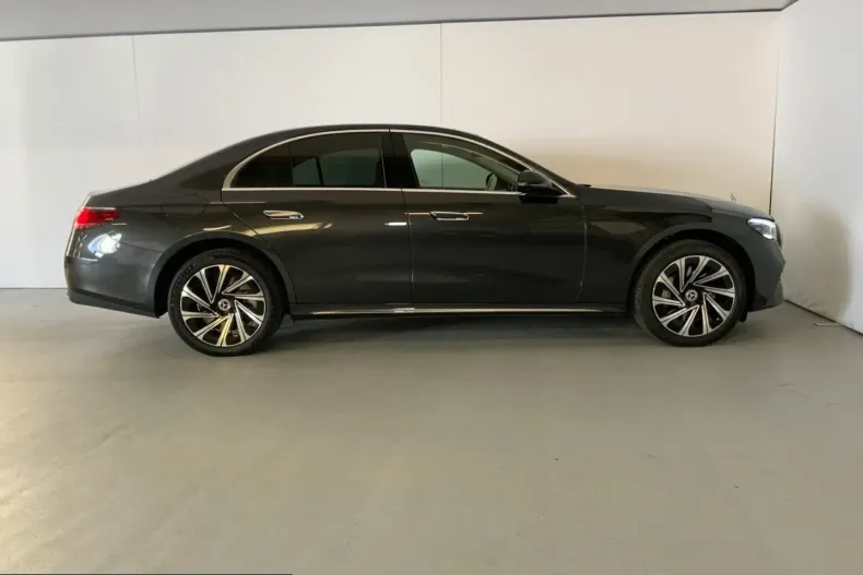 Mercedes-Benz E 300 (Clasa E) din 2024 cu 38.130 km - oferta MER220341 - foto 4