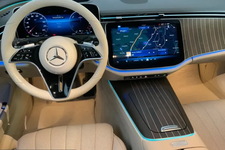 Mercedes-Benz E 300 (Clasa E) din 2024 cu 38.130 km - oferta MER220341 - foto 9