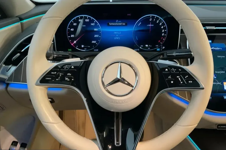 Mercedes-Benz E 300 (Clasa E) din 2024 cu 38.130 km - oferta MER220341 - foto 10
