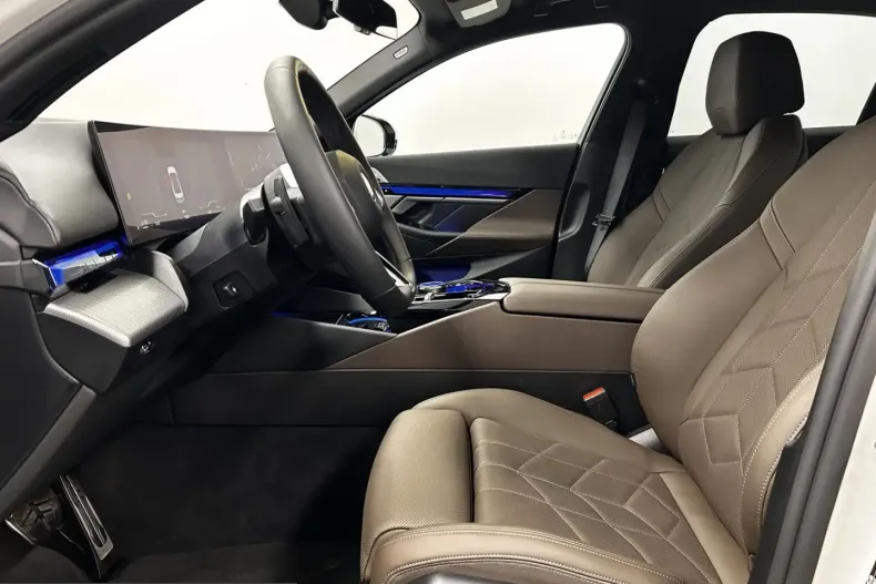 BMW 550 (Seria 5) din 2025 cu 15.590 km - oferta BMW220411 - foto 4