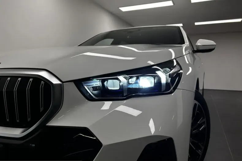 BMW 550 (Seria 5) din 2025 cu 15.590 km - oferta BMW220411 - foto 9