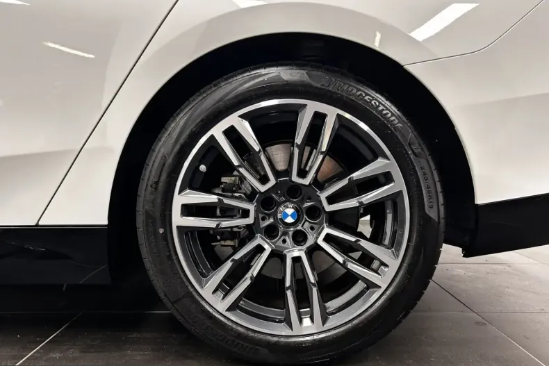 BMW 550 (Seria 5) din 2025 cu 15.590 km - oferta BMW220411 - foto 10