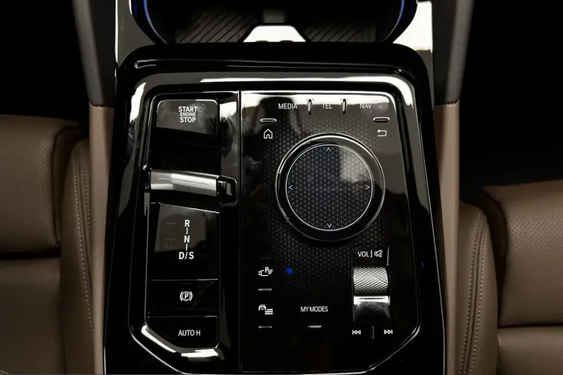 BMW 550 (Seria 5) din 2025 cu 15.590 km - oferta BMW220411 - foto 22