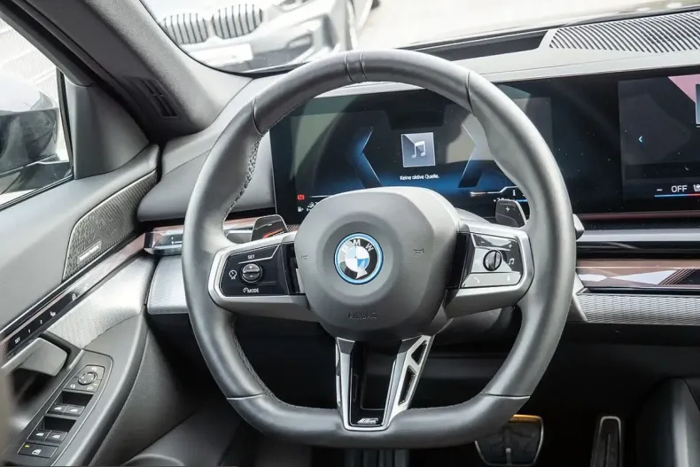 BMW 550 (Seria 5) din 2024 cu 21.800 km - oferta BMW220412 - foto 6