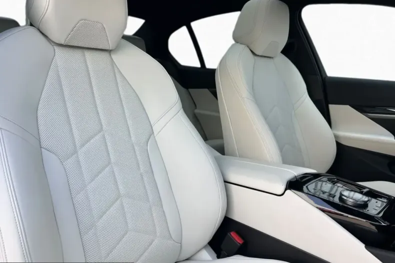 BMW 550 (Seria 5) din 2025 cu 12.695 km - oferta BMW220413 - foto 5