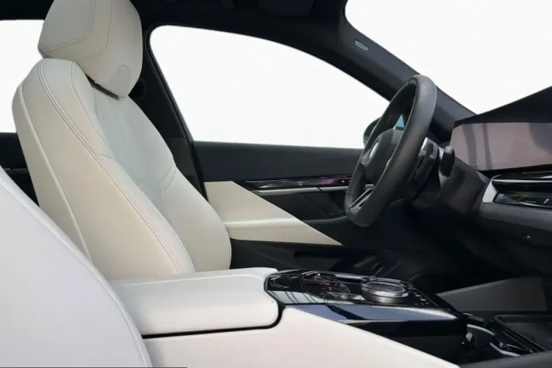 BMW 550 (Seria 5) din 2025 cu 12.695 km - oferta BMW220413 - foto 6