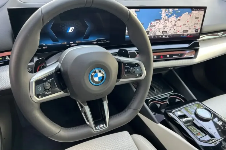BMW 550 (Seria 5) din 2025 cu 12.695 km - oferta BMW220413 - foto 10