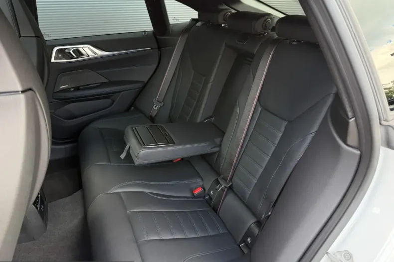 BMW 420d (Seria 4) din 2025 cu 22.590 km - oferta BMW220455 - foto 35