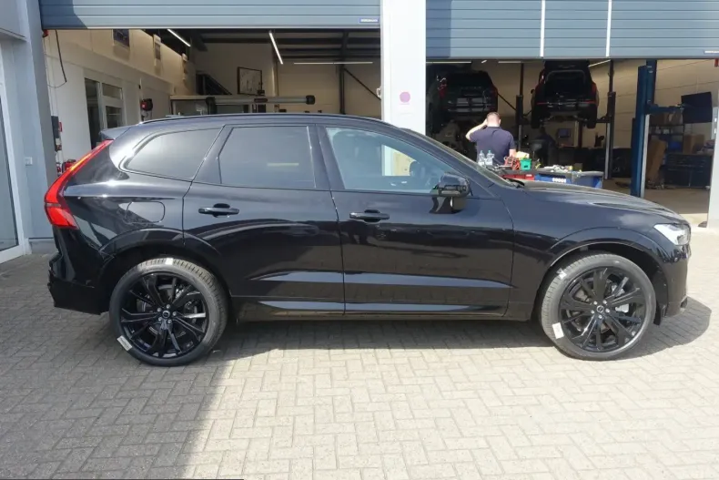 Volvo XC60 din 2025 cu 10.800 km - oferta VOL220457 - foto 8