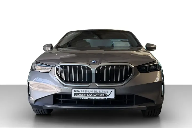 BMW 550 (Seria 5) din 2024 cu 24.044 km - oferta BMW220462 - foto 1