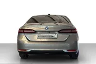 BMW 550 (Seria 5) din 2024 cu 24.044 km - oferta BMW220462 - foto 2