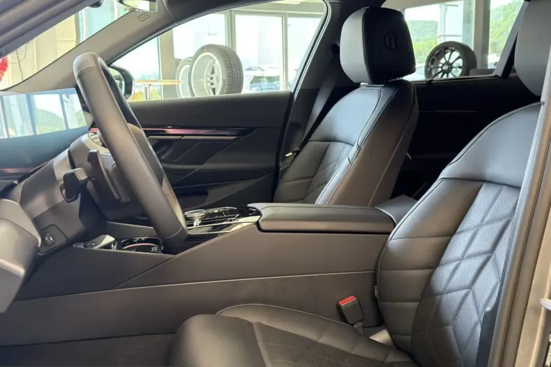 BMW 550 (Seria 5) din 2024 cu 24.044 km - oferta BMW220462 - foto 4
