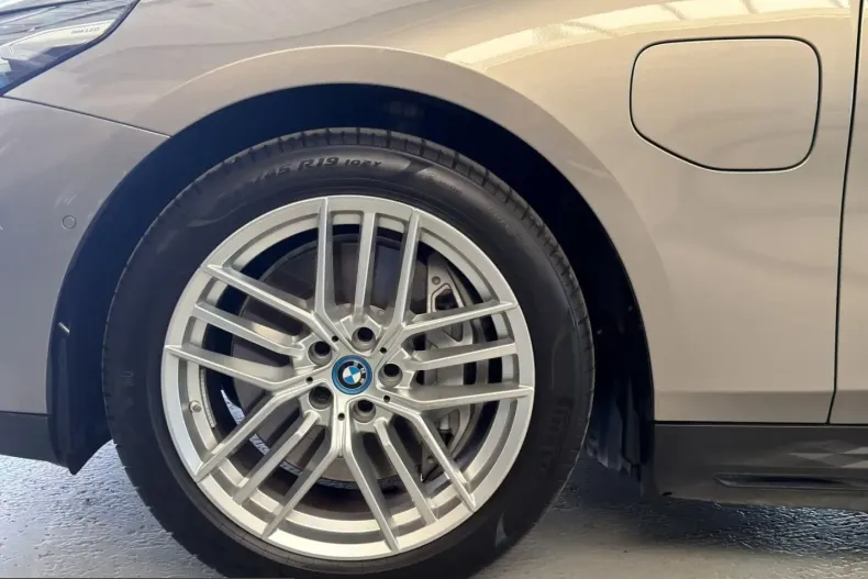 BMW 550 (Seria 5) din 2024 cu 24.044 km - oferta BMW220462 - foto 11