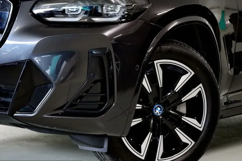 BMW iX3 (Seria X) din 2023 cu 65.743 km - oferta BMW220492 - foto 6
