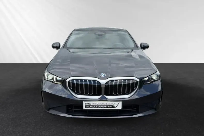 BMW 550 (Seria 5) din 2024 cu 7.100 km - oferta BMW220502 - foto 1