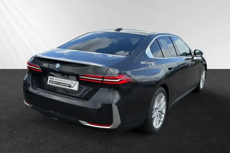BMW 550 (Seria 5) din 2024 cu 7.100 km - oferta BMW220502 - foto 3