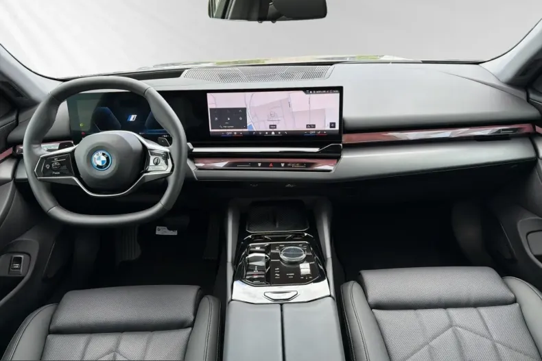 BMW 550 (Seria 5) din 2024 cu 7.100 km - oferta BMW220502 - foto 6