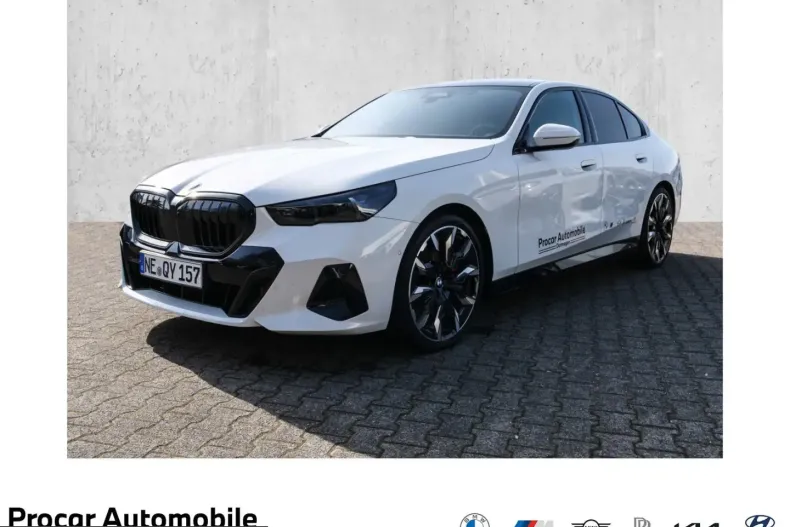 BMW 540 (Seria 5) din 2025 cu 9.636 km - oferta BMW220522 - foto 1