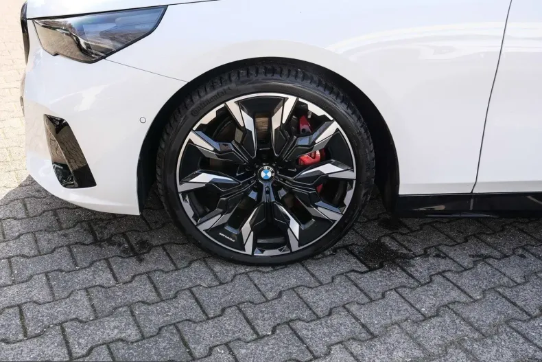 BMW 540 (Seria 5) din 2025 cu 9.636 km - oferta BMW220522 - foto 7