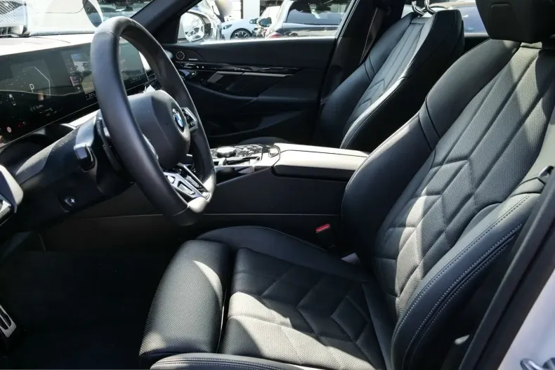 BMW 540 (Seria 5) din 2025 cu 9.636 km - oferta BMW220522 - foto 8
