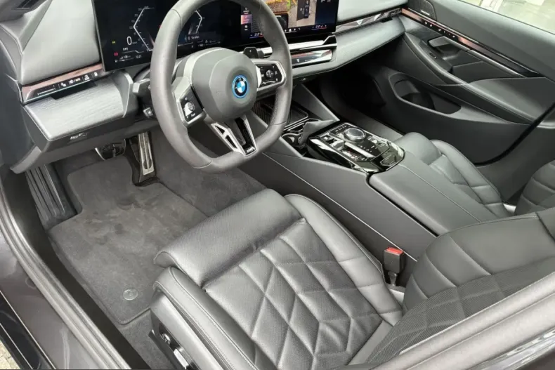 BMW 550 (Seria 5) din 2024 cu 7.642 km - oferta BMW220525 - foto 9
