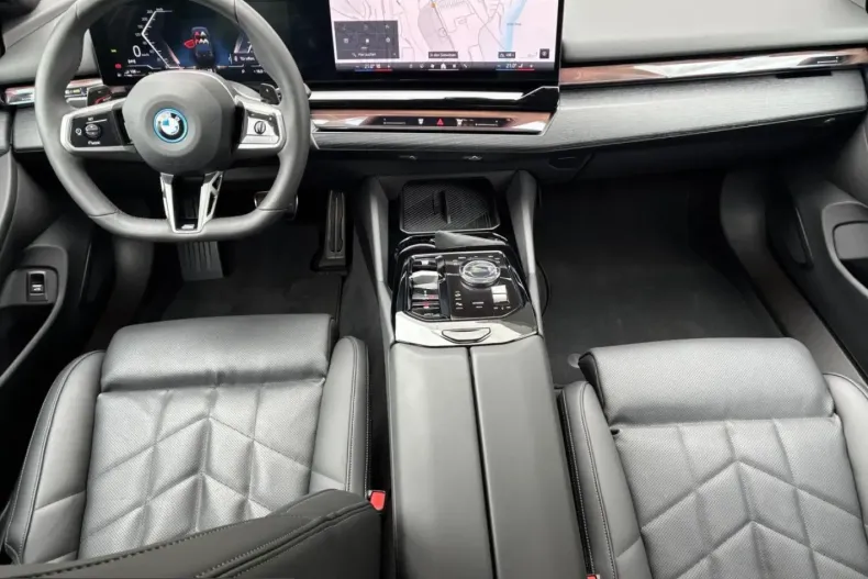 BMW 550 (Seria 5) din 2024 cu 7.642 km - oferta BMW220525 - foto 12