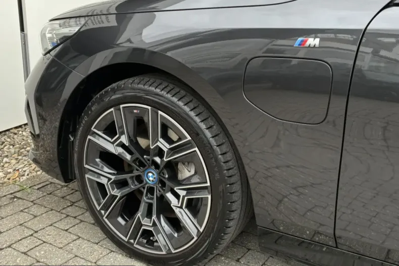 BMW 550 (Seria 5) din 2024 cu 7.642 km - oferta BMW220525 - foto 14