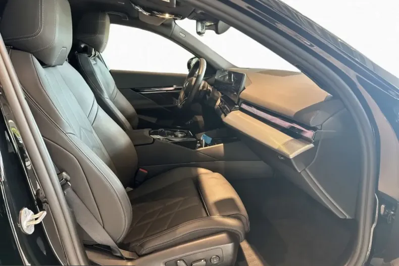 BMW 550 (Seria 5) din 2025 cu 32.128 km - oferta BMW220526 - foto 7