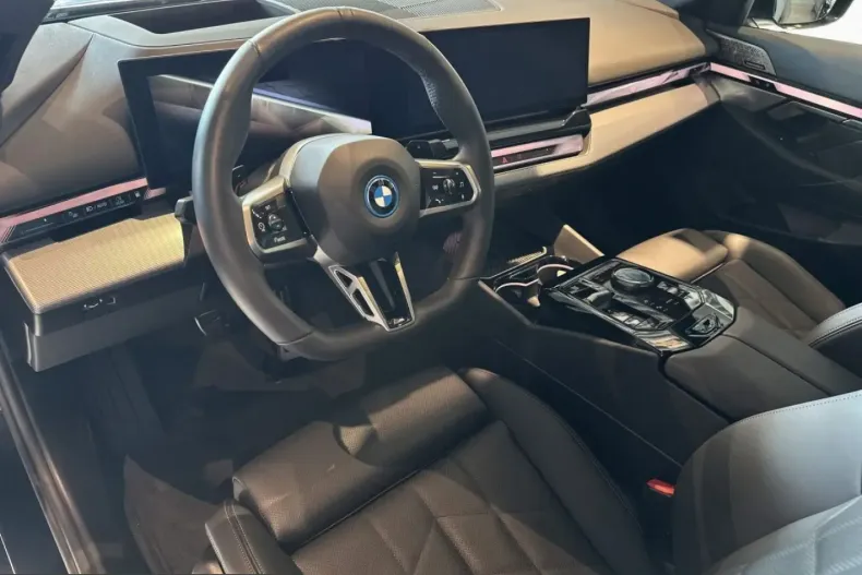 BMW 550 (Seria 5) din 2025 cu 32.128 km - oferta BMW220526 - foto 9