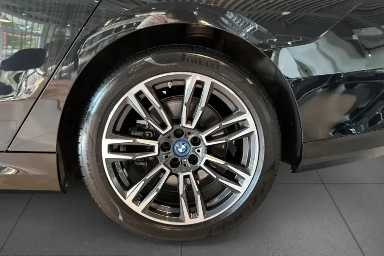 BMW 550 (Seria 5) din 2025 cu 32.128 km - oferta BMW220526 - foto 13