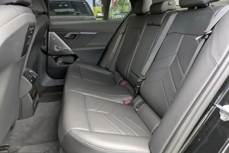 BMW 550 (Seria 5) din 2024 cu 31.960 km - oferta BMW220527 - foto 5