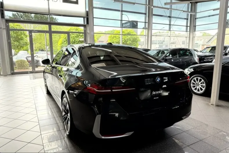 BMW 550 (Seria 5) din 2024 cu 12.600 km - oferta BMW220529 - foto 7