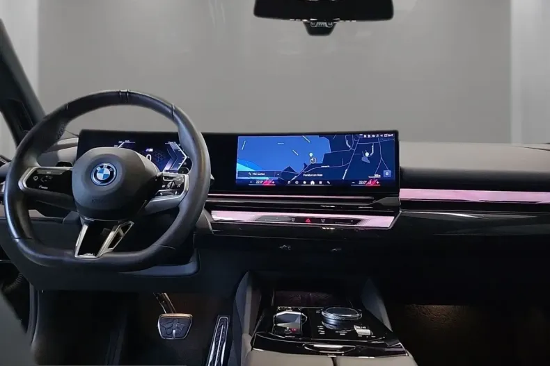 BMW 550 (Seria 5) din 2025 cu 35.140 km - oferta BMW220530 - foto 11