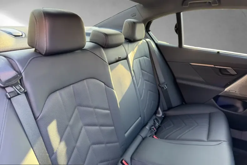 BMW 550 (Seria 5) din 2024 cu 4.900 km - oferta BMW220531 - foto 12