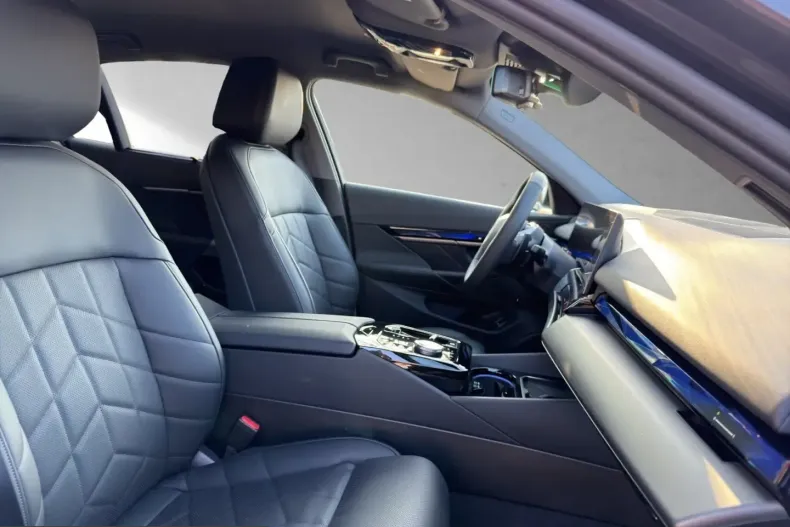 BMW 550 (Seria 5) din 2024 cu 4.900 km - oferta BMW220531 - foto 15