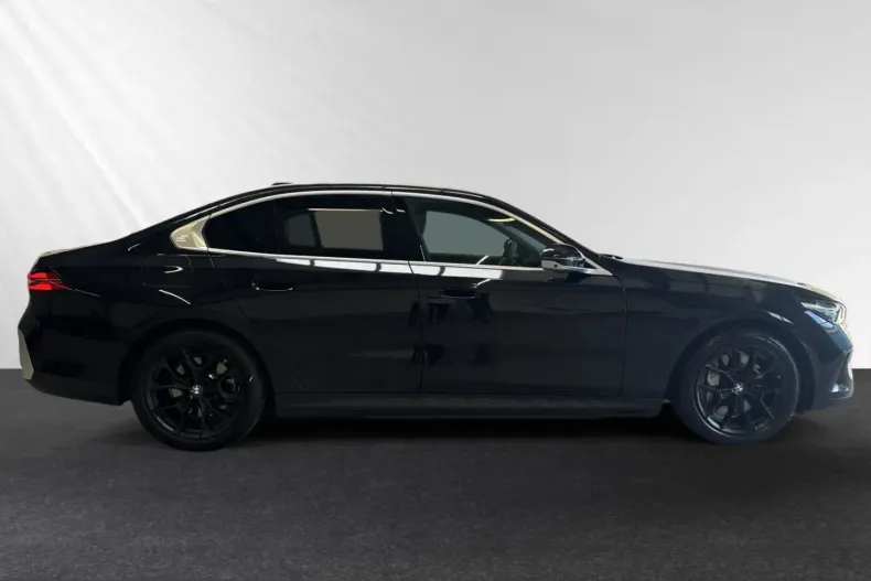 BMW 550 (Seria 5) din 2025 cu 9.210 km - oferta BMW220532 - foto 2