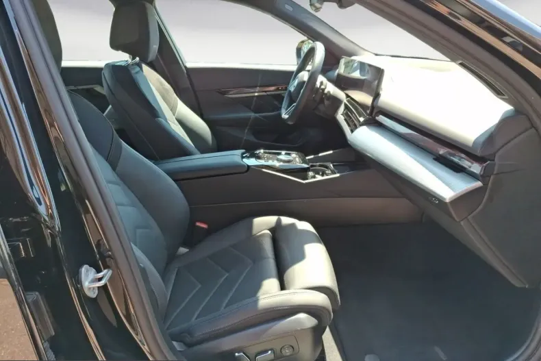 BMW 520 (Seria 5) din 2025 cu 18.780 km - oferta BMW220540 - foto 7