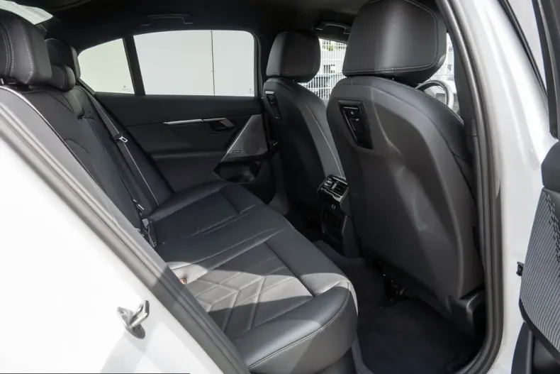BMW 520 (Seria 5) din 2025 cu 20.800 km - oferta BMW220542 - foto 7