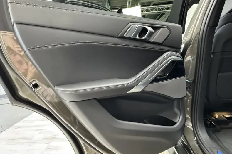 BMW X6 (Seria X) din 2025 cu 8.603 km - oferta BMW220555 - foto 21