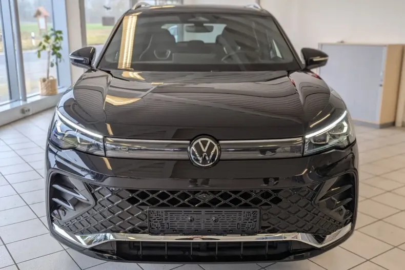 Volkswagen Tiguan din 2025 cu 23.527 km - oferta VOL220577 - foto 1