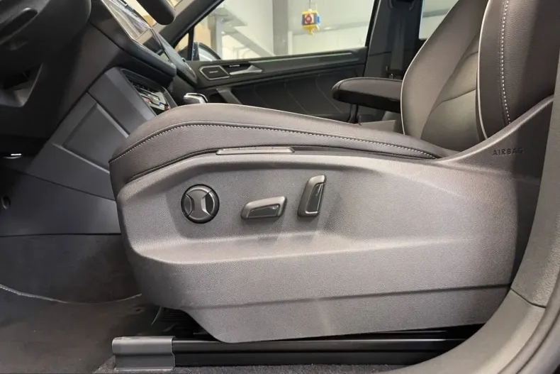 Volkswagen Tiguan din 2022 cu 77.539 km - oferta VOL220579 - foto 9
