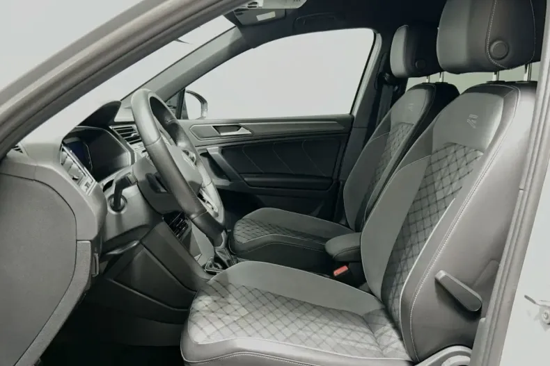 Volkswagen Tiguan din 2022 cu 72.119 km - oferta VOL220583 - foto 10