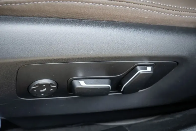 BMW 520 (Seria 5) din 2025 cu 20.300 km - oferta BMW220598 - foto 19