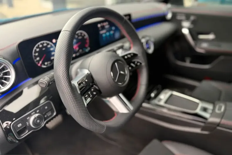 Mercedes-Benz CLA 200 (Clasa CLA) din 2025 cu 7.277 km - oferta MER220602 - foto 11