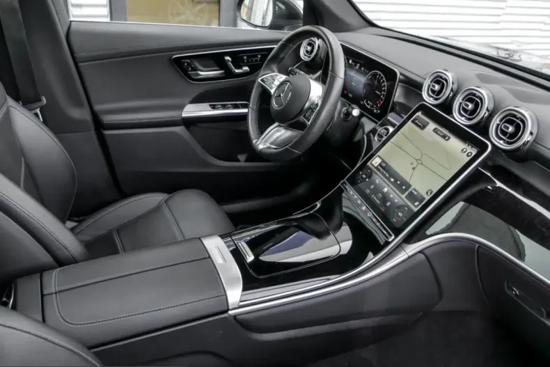 Mercedes-Benz GLC 300 (Clasa GLC) din 2024 cu 40.240 km - oferta MER220620 - foto 3
