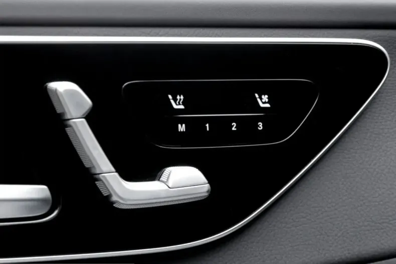Mercedes-Benz GLC 300 (Clasa GLC) din 2024 cu 40.240 km - oferta MER220620 - foto 11
