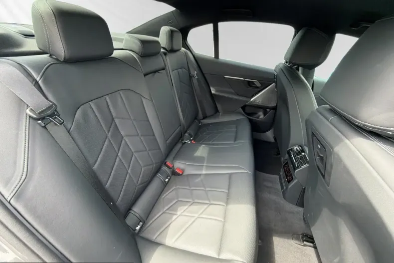 BMW 520 (Seria 5) din 2025 cu 26.600 km - oferta BMW220626 - foto 12